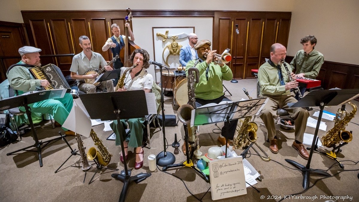 Shane Dickens performing with the Joymakers traditional jazz band